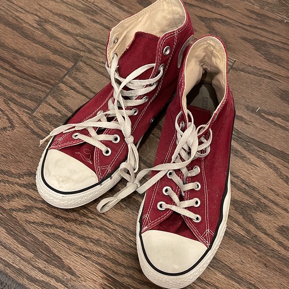 Converse Chuck Taylor All Star Classic High Top Sneakers / Size 10.5